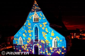 Projections de Noël sur les façades respectant l'architecture
