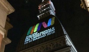 Projection du logo officiel de la Foire du livre de Turin