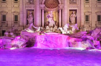 Projection cartographiée sur la Fontaine de Trevi