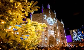 Projections de Noël sur les façades respectant l'architecture