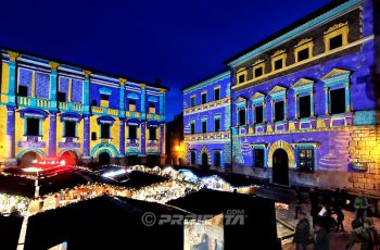 Projections de Noël sur les façades respectant l'architecture