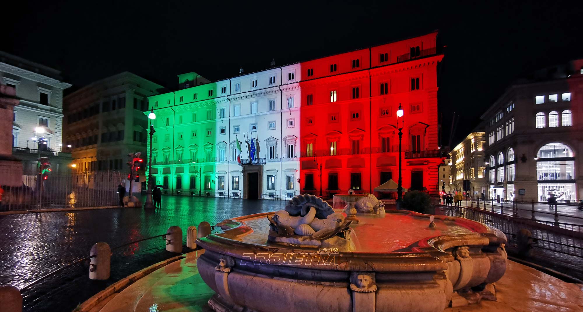 Projection du tricolore à Palazzo Chigi - Rome