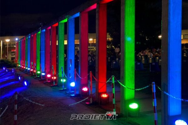 PROJECTIONS DE COULEUR DES PROJECTEUR RVB