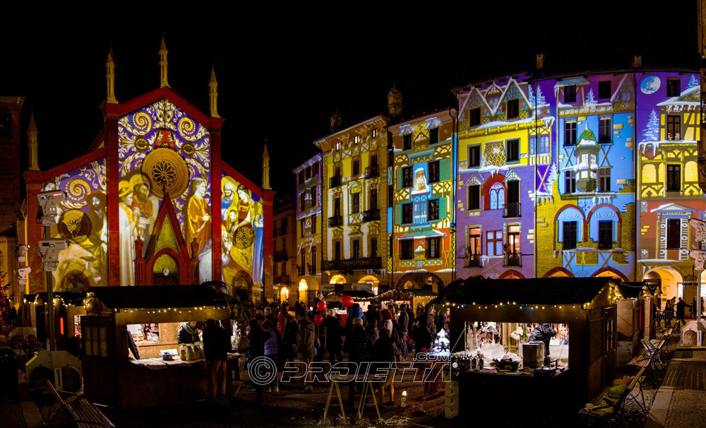 Proiezioni Natale per i Mercatini di Pinerolo