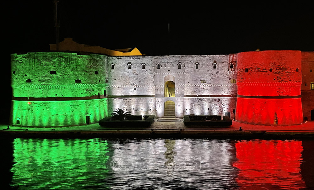 Proiezione tricolore italiano - Castello Aragonese di Taranto